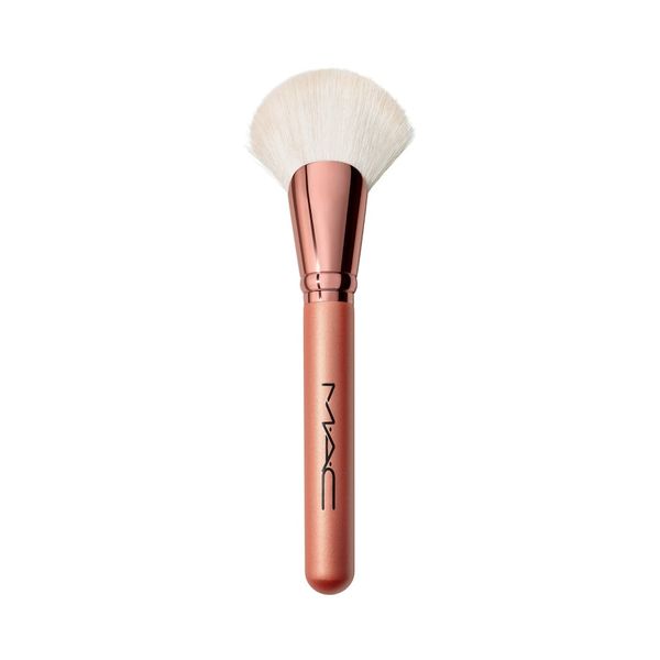 MAC 143S BRONZER FAN BRUSH Pędzle do pudru 1 ct 1 szt. Pędzle MAC. Za 259.00 zł.