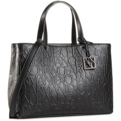 Torebka Armani Exchange. Czarne torebki klasyczne Armani Exchange, bez wzorów, bez dodatków. Za 549.99 zł.