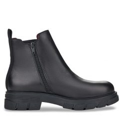 Sztyblety Rieker. Czarne botki Rieker, bez wzorów, bez obcasa, na płaskiej podeszwie, bez zapięcia. Za 419.99 zł.