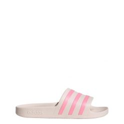 Klapki adilette Aqua. Czarne klapki Adidas, bez wzorów, bez obcasa. Za 99.95 zł.
