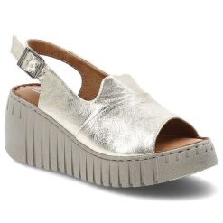 Sandały damskie Artiker, cholewka ze skóry naturalnej licowej pasek wokół pięty z regulacją na metalową klamrę, złote, 58C3368. Żółte sandały Artiker, bez wzorów, ze skóry, bez obcasa, na koturnie, bez zapięcia. Za 249.00 zł.