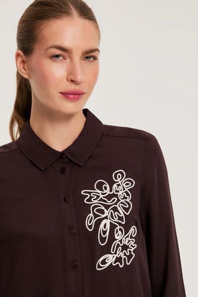 Wiskozowa koszula z aplikacją brązowa. Brązowe koszule MOODO, l, z aplikacjami, z wiskozy, bez kołnierzyka, bez ramiączek. Za 139.99 zł.