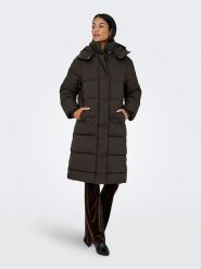 JDY Płaszcz zimowy "Maja" w kolorze brązowym rozmiar: S. Brązowe płaszcze JDY, na zimę, s, bez wzorów, z puchu, bez kaptura. Za 178.79 zł.