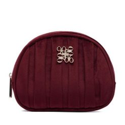 Kosmetyczka Nine West. Czerwone kufry i kosmetyczki Nine West, bez wzorów, z materiału, bez dodatków. Za 59.99 zł.