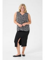 KAFFE curve Top w kolorze czarnym rozmiar: 52. Czarne topy KAFFE curve, bez wzorów, z wiskozy, bez kołnierzyka, bez ramiączek. Za 65.85 zł.