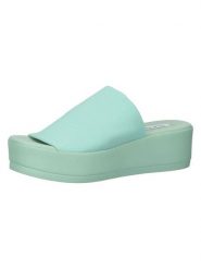 Steve Madden Klapki w kolorze zielonym rozmiar: 39. Zielone klapki Steve Madden, bez wzorów, z otwartym noskiem, bez obcasa. Za 126.99 zł.