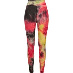 Damskie legginsy Urban Classics tie dye high waist. Czarne legginsy Urban Classics, bez wzorów, z podwyższonym stanem. Za 149.50 zł.