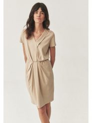 TATUUM Sukienka w kolorze beżowym rozmiar: S. Brązowe sukienki Tatuum, s, bez wzorów, bez kołnierzyka, bez ramiączek, midi. Za 166.49 zł.