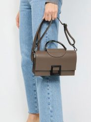 Christian Laurier Skórzana torebka "Milo" w kolorze szarym - 22 x 15 x 8 cm rozmiar: onesize. Szare torby na ramię Christian Laurier, bez wzorów, z materiału, przez ramię, bez dodatków. Za 300.95 zł.