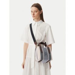 Torebka Tommy Hilfiger. Niebieskie torebki klasyczne TOMMY HILFIGER, bez wzorów, bez dodatków. Za 649.99 zł.