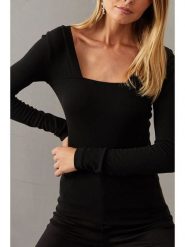 Milan Kiss Koszulka w kolorze czarnym rozmiar: XL. Czarne bluzki Milan Kiss, xl, bez wzorów, bez kołnierzyka, bez ramiączek. Za 113.99 zł.