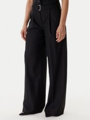 Guess Spodnie materiałowe W5BB13 W2422 Czarny Regular Fit. Czarne spodnie materiałowe Guess, l, z aplikacjami, z materiału. Za 619.99 zł.