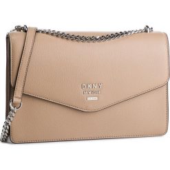 Torebka DKNY - Whitney Lg Shldr Flp R913H988 Latte LAT. Brązowe torebki klasyczne DKNY, bez wzorów, ze skóry, bez dodatków. W wyprzedaży za 639.00 zł.