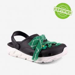 Damskie klapki chodaki Coqui - rozmiar 36. Czarne klapki Coqui, bez wzorów, bez obcasa. Za 138.99 zł.