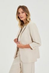 Marynarka z rękawami 3/4 beżowa. Brązowe marynarki i żakiety MOODO, l, bez wzorów, z elastanu. Za 159.99 zł.