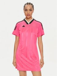 Adidas Sukienka codzienna Tiro Summer IS0732 Różowy Regular Fit. Czerwone sukienki Adidas, na co dzień, s, bez wzorów, z syntetyku, bez kołnierzyka, bez ramiączek, proste. Za 199.99 zł.