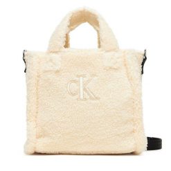 Torebka Calvin Klein Jeans. Torebki klasyczne Calvin Klein Jeans, bez wzorów, z jeansu, bez dodatków. Za 269.99 zł.