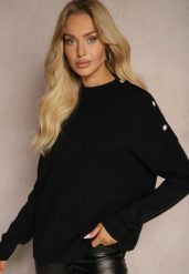 Czarny Golf z Eleganckim Zapięciem na Ramieniu Ozdobiony Cyrkoniami przy Guzikach Maririna. Czarne golfy Renee, bez wzorów, z jeansu, bez ramiączek. Za 69.99 zł.