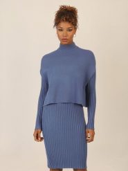 APART Sukienka dzianinowa w kolorze niebieskim rozmiar: 42. Niebieskie sukienki Apart, bez wzorów, z dzianiny, bez kołnierzyka, bez ramiączek, midi. Za 266.03 zł.