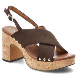 Sandały damskie Marco Tozzi, cholewka ze skóry ekologicznej pasek wokół pięty z regulacją na klamrę, brązowe, 2-28366-46 304. Brązowe sandały Marco Tozzi, bez wzorów, ze skóry ekologicznej, eleganckie, bez obcasa, na obcasie, bez zapięcia. Za 259.00 zł.