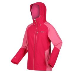 Damska kurtka trekkingowa przeciwdeszczowa Highton Stretch IV. Czerwone kurtki sportowe Regatta, bez wzorów, bez kaptura, trekkingowe. W wyprzedaży za 249.99 zł.