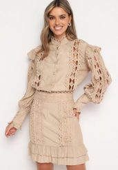 Beżowy Ażurowy Komplet z Dodatkiem Bawełny Koszula z Perełkowymi Guzikami i Spódnica Leniyana. Brązowe koszule Born2be, m, w ażurowe wzory, z bawełny, eleganckie, bez kołnierzyka, bez ramiączek. Za 109.99 zł.