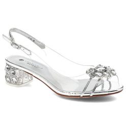 Sandaly damskie Scaviola, osadzone na stabilnym obcasie z dekoracyjnym wypełnieniem i ozdobną aplikacją na przodzie, srebrne, G-25. Szare sandały Sca'viola, z aplikacjami, bez obcasa, na obcasie, bez zapięcia. Za 289.00 zł.