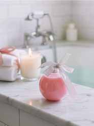 Żel pod prysznic w kształcie bombki - różowy. Żele pod prysznic Sinsay. Za 9.99 zł.