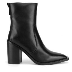 Botki GINO ROSSI. Czarne botki Gino Rossi, bez wzorów, bez obcasa, na słupku, bez zapięcia. Za 479.99 zł.