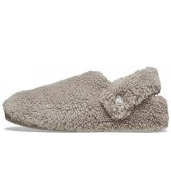Kapcie Crocs Classic Cozzzy Slipper Dorośli. Brązowe obuwie domowe Crocs, bez wzorów, z futra, bez zapięcia. Za 292.99 zł.