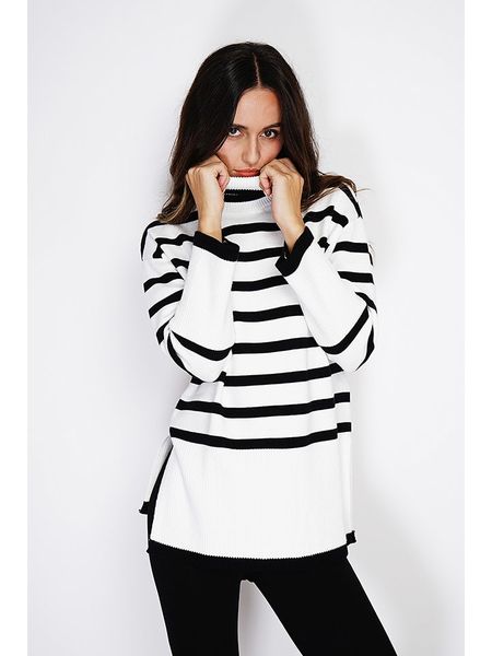 C& Jo Golf w kolorze biało-czarnym rozmiar: 36. Białe golfy C& Jo, bez wzorów, z kaszmiru, bez ramiączek. Za 149.31 zł.