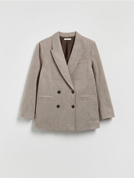 Dwurzędowa marynarka w jodełkę - brązowy. Brązowe marynarki i żakiety Reserved, l, bez wzorów, z dzianiny. W wyprzedaży za 109.99 zł.