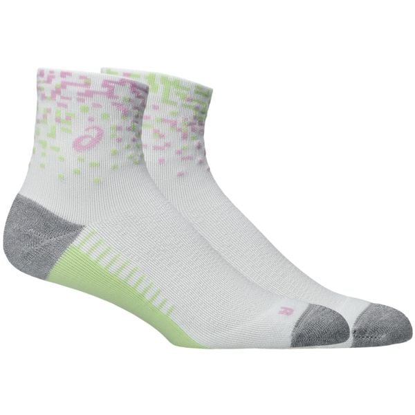 Skarpetki sportowe dla dorosłych Performance Run Quarter Sock. Białe skarpety Asics, bez wzorów, z materiału. Za 79.99 zł.