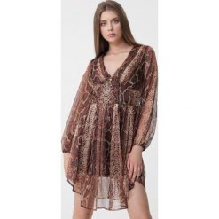 Brązowa Sukienka Keep A Secret. Brązowe sukienki Born2be, na imprezę, l, bez wzorów, ze skóry, bez kołnierzyka, bez ramiączek, mini, rozkloszowane. Za 159.99 zł.