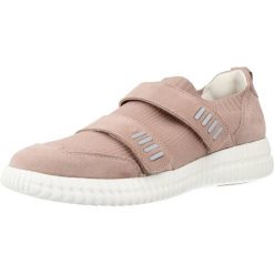 Buty GEOX D NOOVAE B Nago. Czerwone trekkingi Geox, z tkaniny, trekkingowe. Za 257.99 zł.