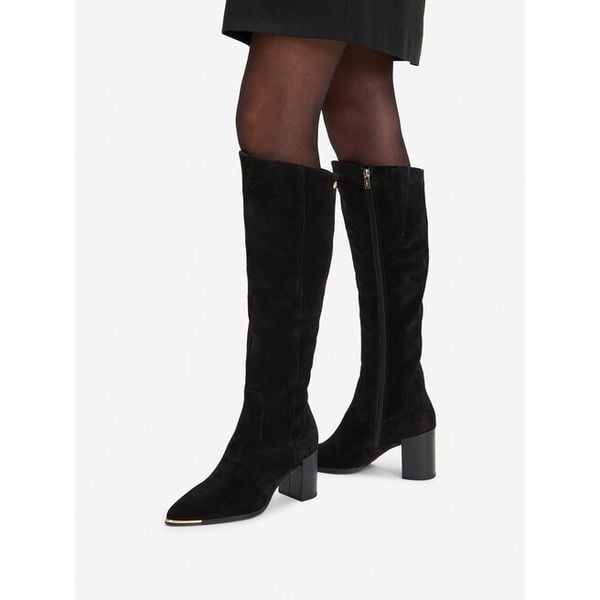 Kozaki MEXX. Czarne kozaki Mexx, bez obcasa, na słupku, bez zapięcia. Za 629.99 zł.