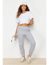 Trendyol Spodnie dresowe w kolorze szarym rozmiar: XS. Szare spodnie dresowe Trendyol, xs, bez wzorów, z bawełny. Za 56.39 zł.