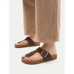 Japonki G-Star. Brązowe klapki G-Star, bez wzorów, bez obcasa. Za 159.99 zł.