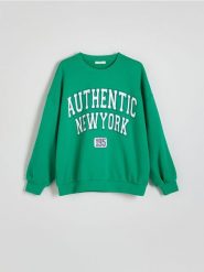 Bawełniana bluza z nadrukiem - zielony. Zielone bluzy Reserved, l, bez wzorów, z bawełny, bez kaptura. W wyprzedaży za 69.99 zł.