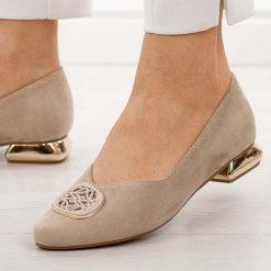 Beżowe baleriny damskie na obcasie Potocki 12808. Brązowe baleriny POTOCKI, z aplikacjami, z jeansu, bez obcasa, na obcasie. Za 189.00 zł.