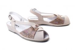 COMFORTABEL 710144-08 vanilla, sandały damskie. Brązowe sandały Comfortabel, bez wzorów, bez obcasa, na koturnie, bez zapięcia. Za 232.43 zł.