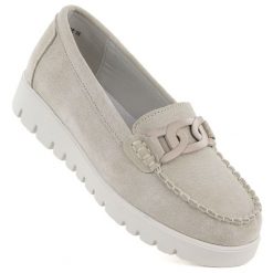 Skórzane mokasyny damskie zamszowe komfortowe beżowe Evento 7304. Brązowe mokasyny eVento, bez wzorów, z nubiku, bez obcasa. Za 179.99 zł.