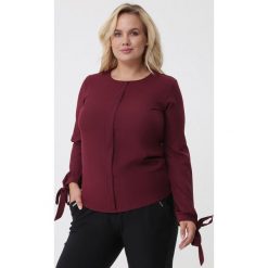 Bordowa Bluzka Danae. Czerwone bluzki Born2be, bez wzorów, eleganckie, bez kołnierzyka, bez ramiączek. Za 59.99 zł.