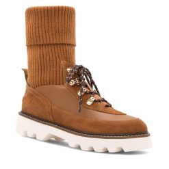 Botki Badura. Brązowe botki Badura, bez wzorów, bez obcasa, na płaskiej podeszwie, bez zapięcia. Za 379.99 zł.