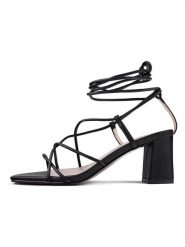 Loft37 Skórzane sandały w kolorze czarnym rozmiar: 40. Czarne sandały loft37, bez wzorów, z otwartym noskiem, bez obcasa, na koturnie, bez zapięcia. Za 304.99 zł.