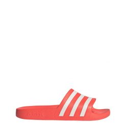 Klapki adilette Aqua. Białe klapki Adidas, bez wzorów, bez obcasa. Za 59.09 zł.