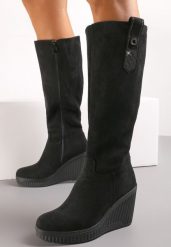 Czarne Kozaki na Koturnie i Niskiej Platformie z Paskiem w Cyrkonie Opalesce. Czarne kozaki Renee, bez obcasa, na koturnie, bez zapięcia. Za 149.99 zł.