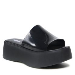 Klapki Melissa. Czarne klapki Melissa, bez wzorów, bez obcasa. Za 339.99 zł.