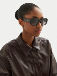 Furla Okulary przeciwsłoneczne Sunglasses WD00119-A.0116-O600-4-401-20-BD-D Czarny. Czarne okulary przeciwsłoneczne Furla, bez wzorów, z tworzywa sztucznego. Za 469.99 zł.