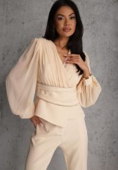 Beżowa Bluzka VICES w Kopertowym Stylu z Luźnymi Transparentnymi Rękawami i Dekoltem V Inge. Brązowe bluzki Renee, l, bez wzorów, z jeansu, eleganckie, bez kołnierzyka, bez ramiączek. Za 159.99 zł.